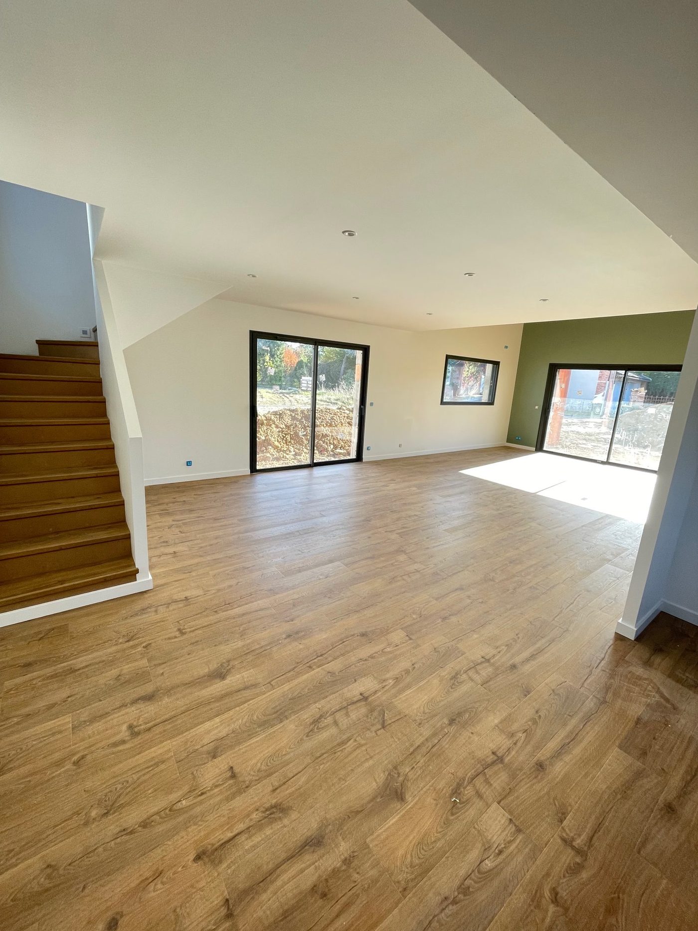 Parquet et escalier habillés en bois